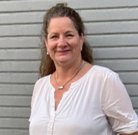 laura-neumann-portrait